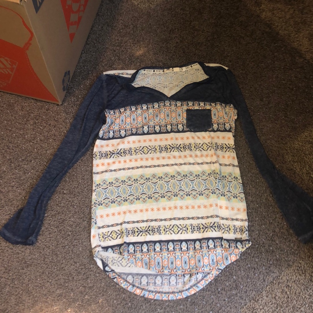Like new Roxy long sleeve shirt